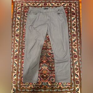 Travis Matthew size 38 Charcoal Gray Golf Pants
Cotton Rayon Spandex